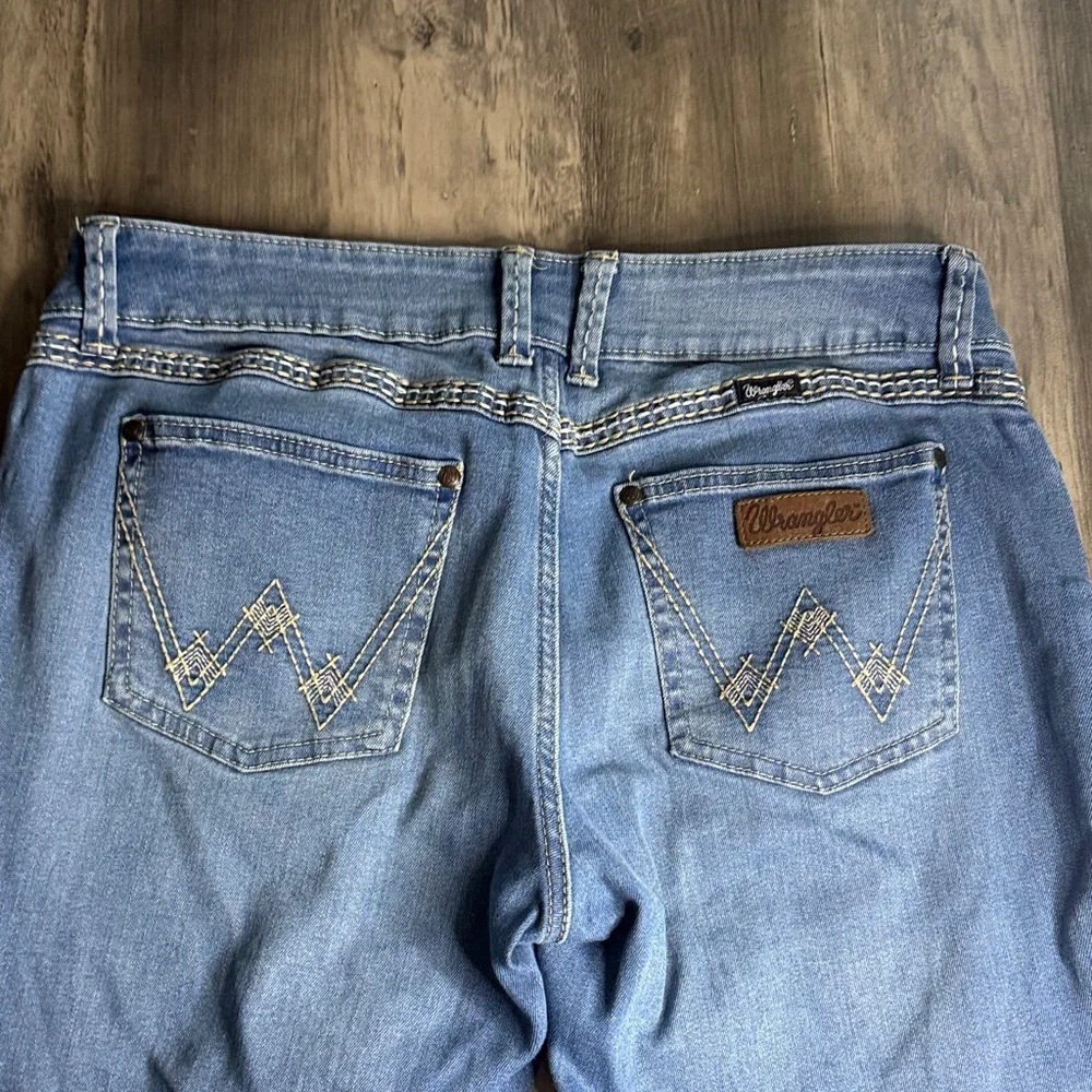 Wrangler Women's Denim Blue Boot Cut Jeans - Picture 7 of 8